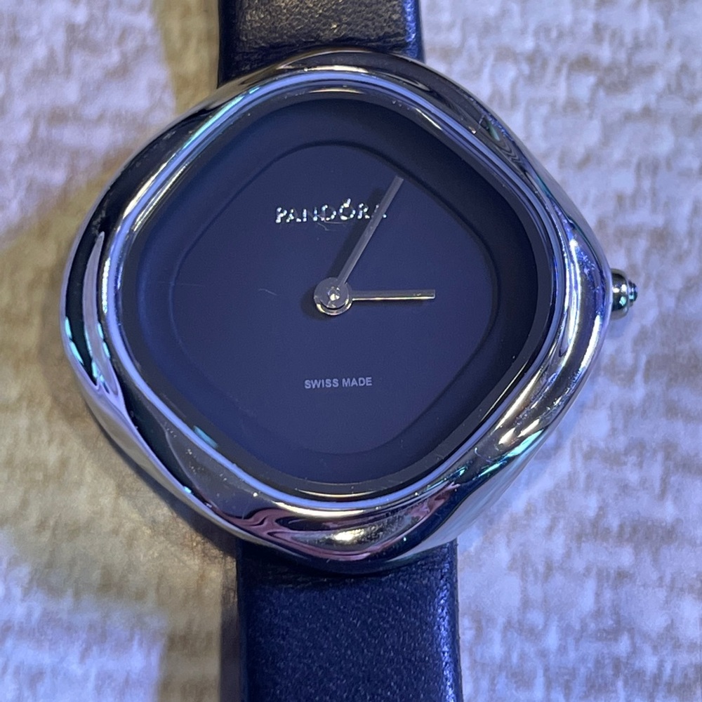 Pandora Watch - Black liquid leather
